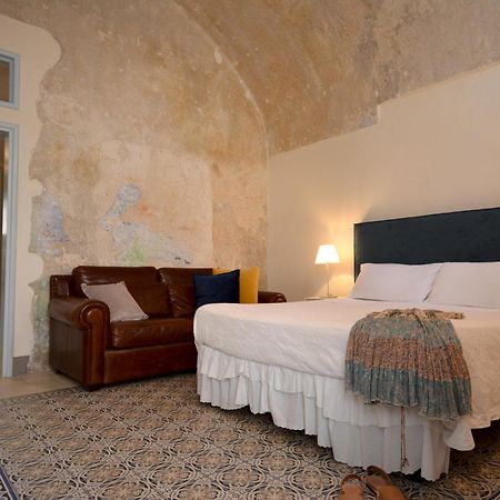 B&B Palazzo Del Capitolo - By I Bastioni San Domenico Галиполи Екстериор снимка